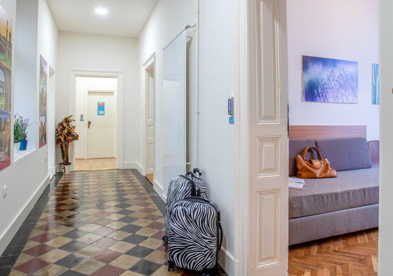 Booking En Suite Beograd Bagian luar foto